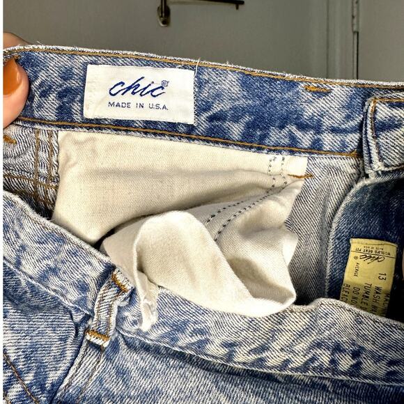 Chic Vintage High Rise Acid Wash Jeans Made in the USA - Picture 7 of 7